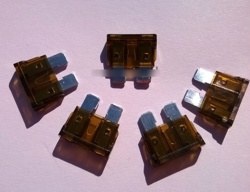 BEZPIECZNIK PŁYTKOWY UNI 19mm 7,5A 5szt BEZPIECZNIK PŁYTKOWY UNI 19mm 7,5A 5szt
