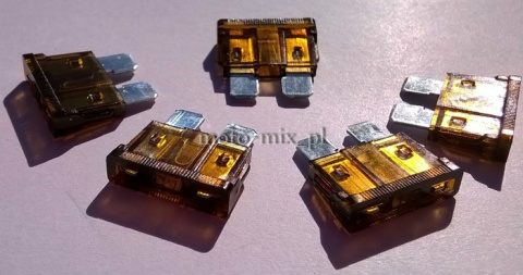 BEZPIECZNIK PŁYTKOWY UNI 19mm 7,5A 5szt BEZPIECZNIK PŁYTKOWY UNI 19mm 7,5A 5szt