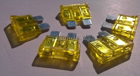 BEZPIECZNIK PŁYTKOWY UNI 19mm 20A 5szt BEZPIECZNIK PŁYTKOWY UNI 19mm 20A 5szt